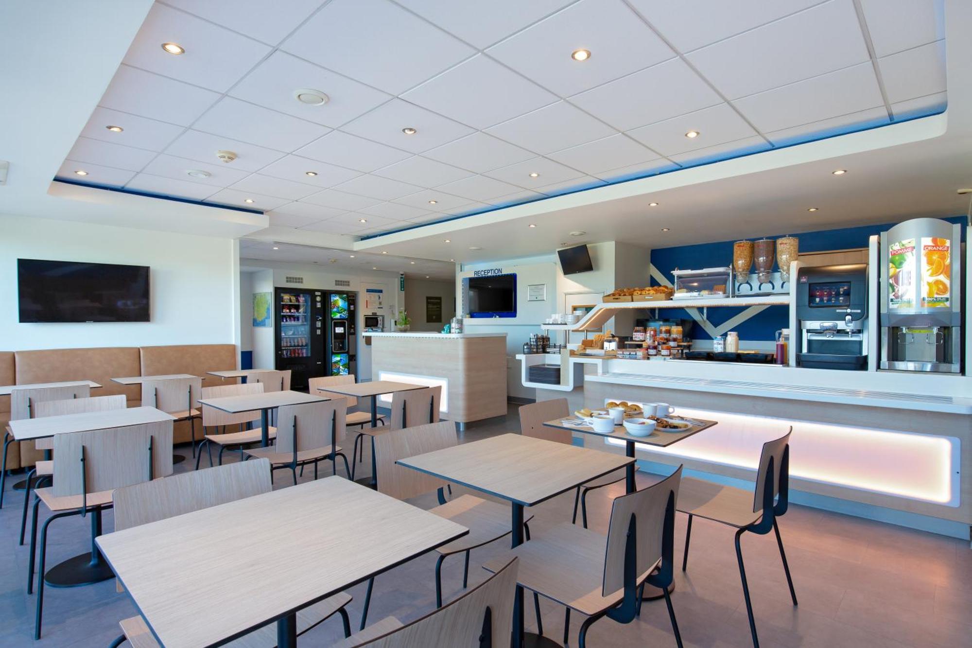 Ibis Budget Saint-Maximin Exterior foto